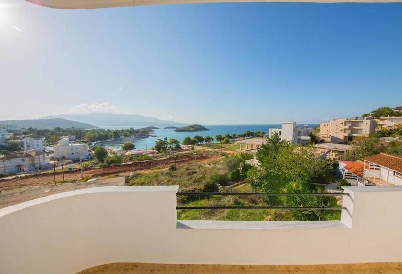 Triple Room Sea View, Murati