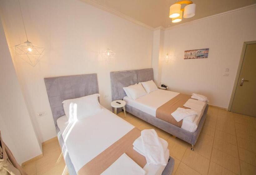 Triple Room Sea View, Murati