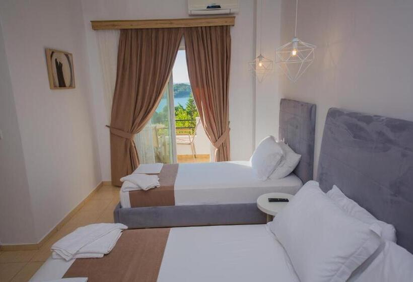 Triple Room Sea View, Murati