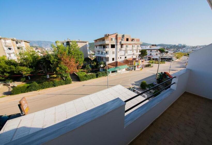 Habitació Triple Estàndard amb Balcó, Murati