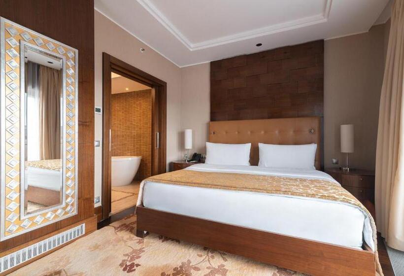 سوئیت جونیور با تخت بزرگ, Rixos Borovoe