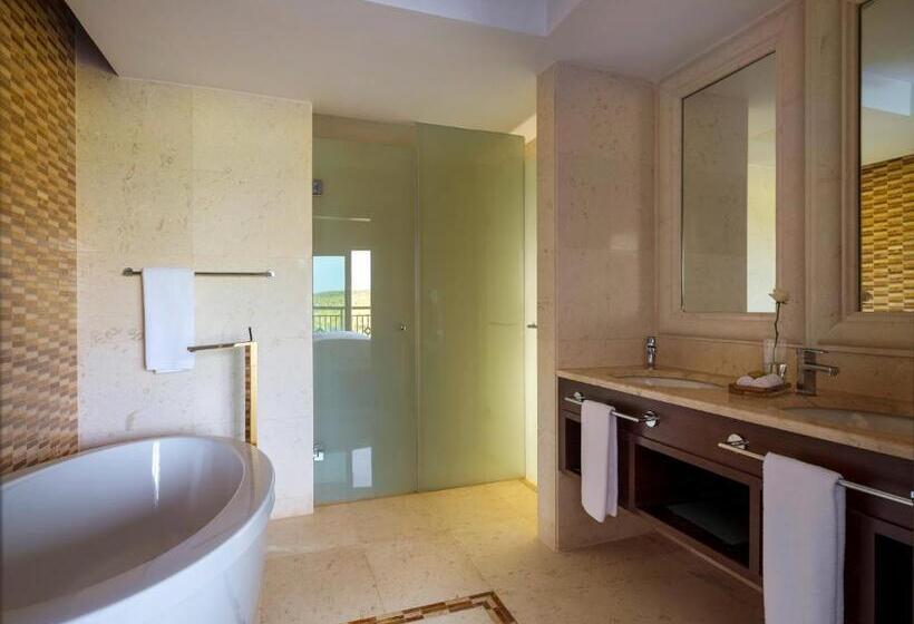 سوئیت جونیور با تخت بزرگ, Rixos Borovoe