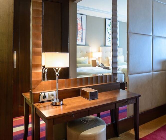 اتاق لوکس با چشمانداز دریاچه, Rixos Borovoe