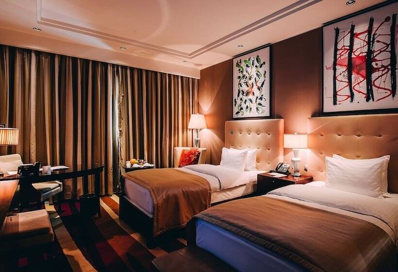 اتاق لوکس با چشمانداز دریاچه, Rixos Borovoe