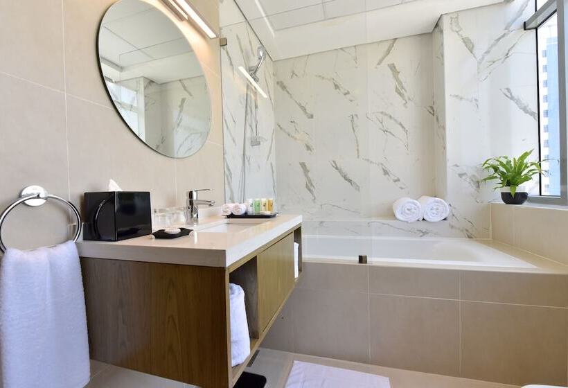 3 Bedroom Premium Apartment, Swissbelresidences Juffair