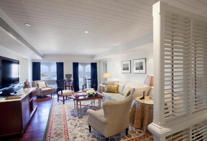 Deluxe Suite Sea View, The Taj Mahal Palace, Mumbai