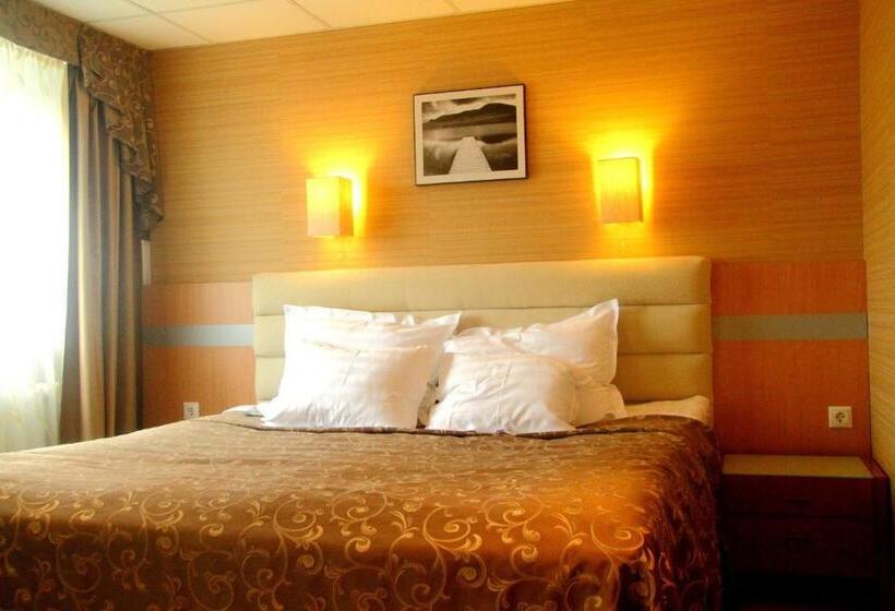 سوییت جونیور, Toila Spa