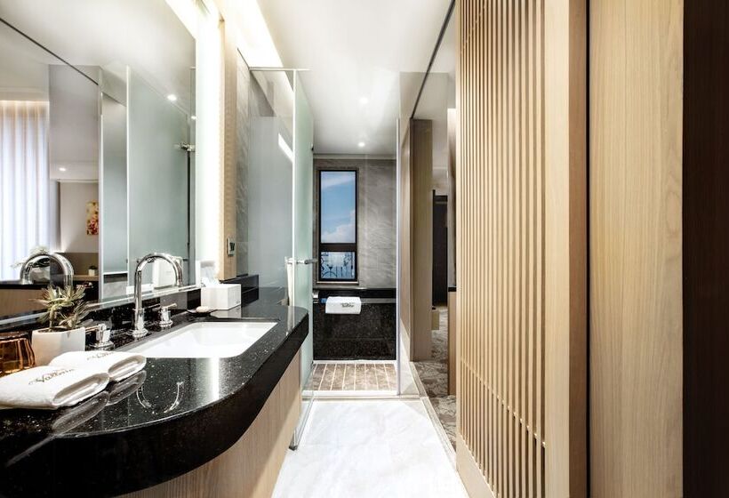 Superior Rum, Valletta