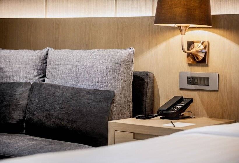 Superior Rum, Valletta