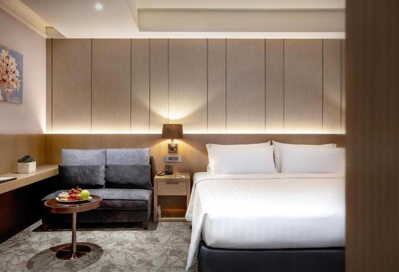 Superior Rum, Valletta