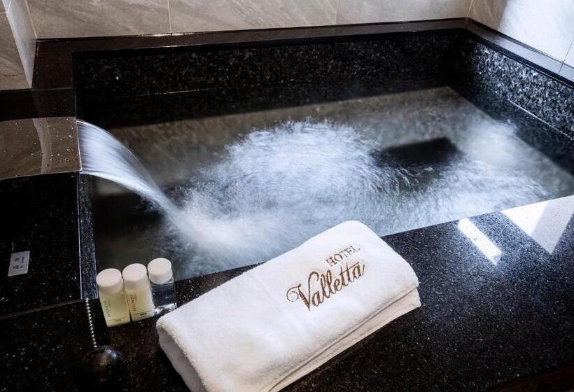 2 Sovrums Familjesvit, Valletta