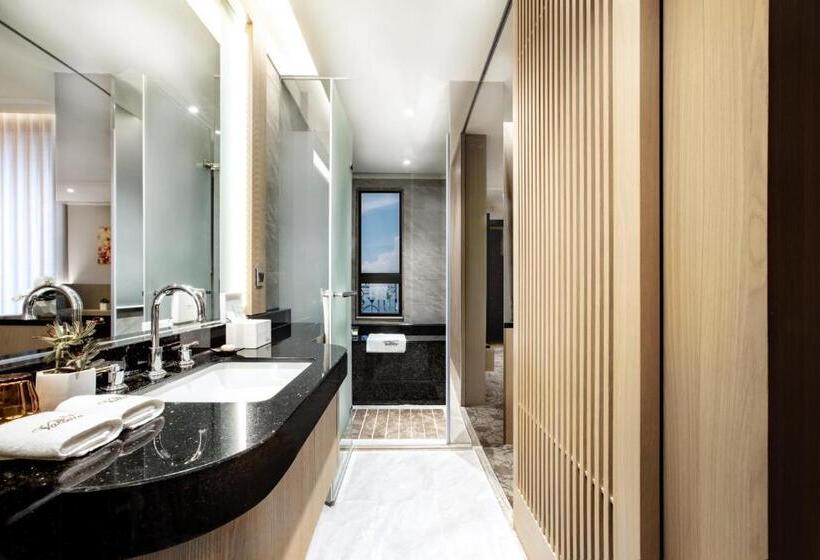 Superior Rum, Valletta