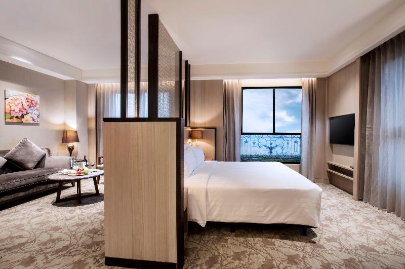 Deluxe Rum, Valletta