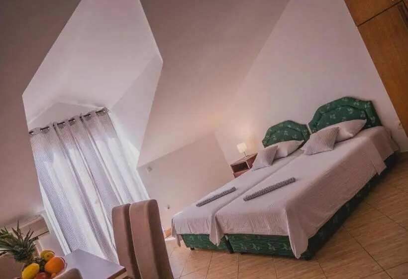 آپارتمان 1 خوابه با چشم‌انداز باغ, Venera Apartments