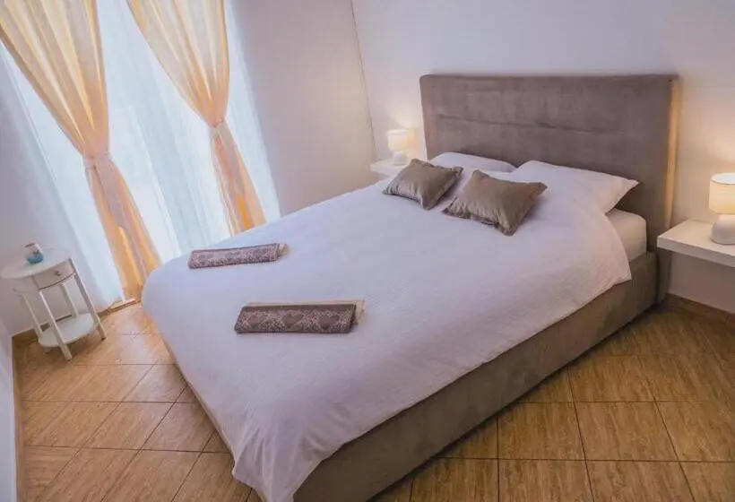 آپارتمان 1 خوابه با تراس, Venera Apartments