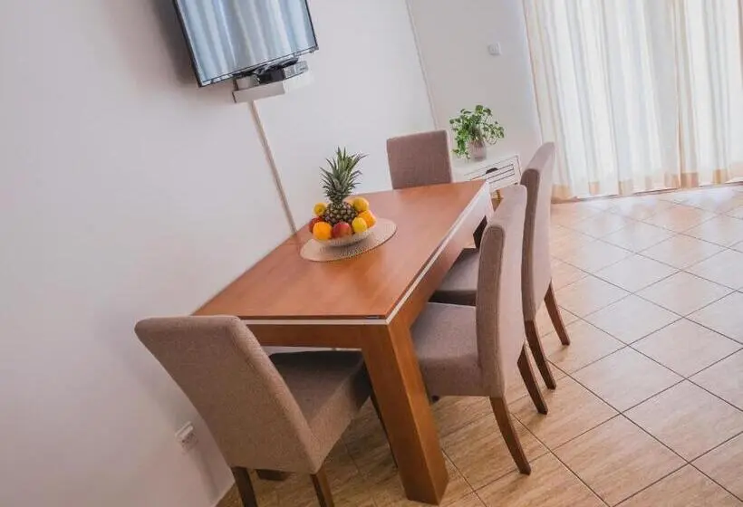 آپارتمان 1 خوابه با تراس, Venera Apartments