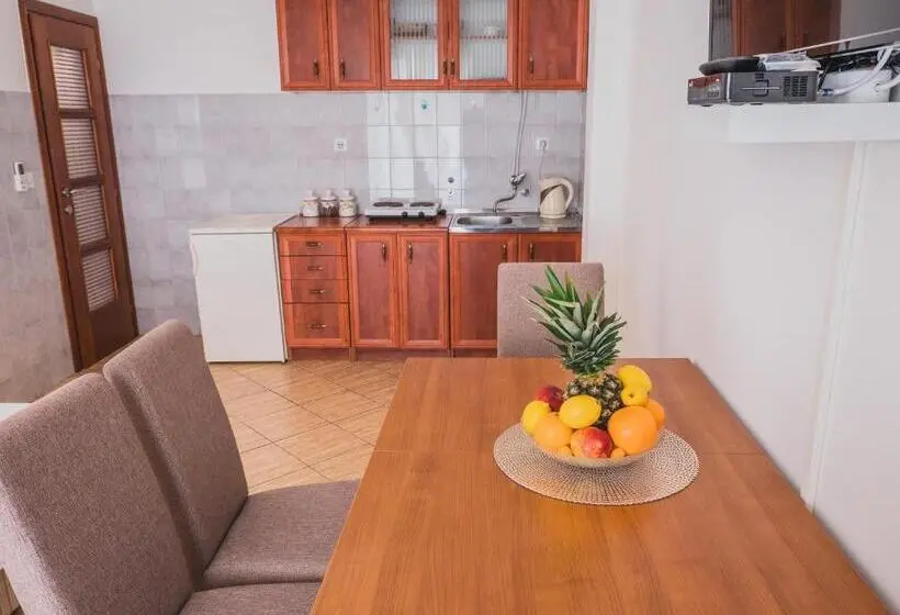 آپارتمان 1 خوابه با تراس, Venera Apartments