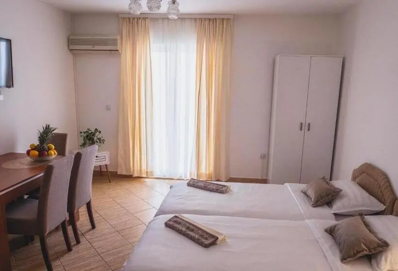 آپارتمان 1 خوابه با تراس, Venera Apartments