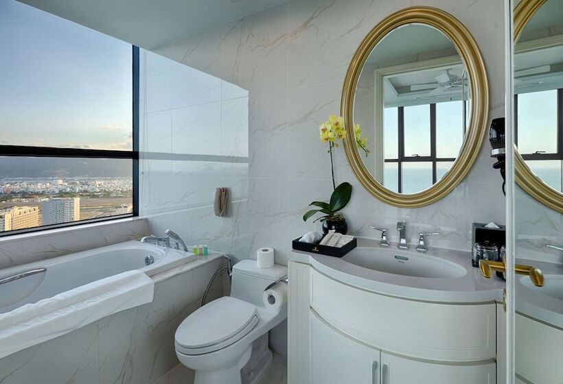 2 Bedroom Apartment Sea View