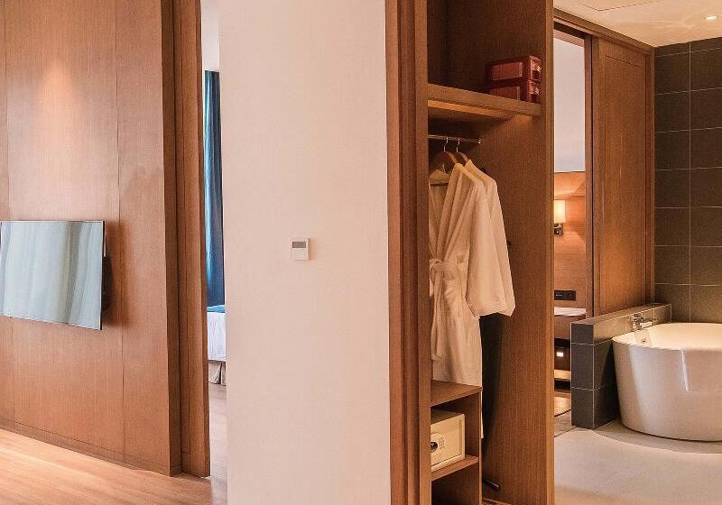 Люкс Deluxe Кровать Кинг, Novotel Suzhou Tai Lake Santeh