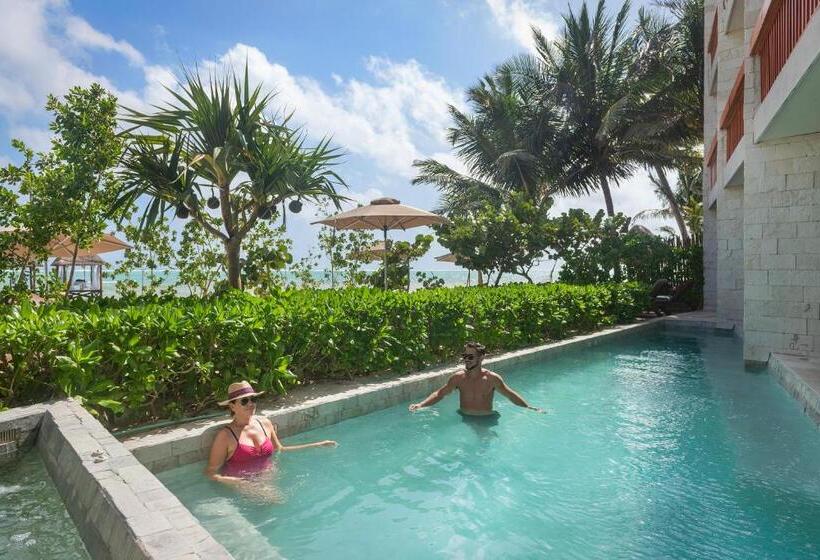 Swim-up suite, Alea Tulum