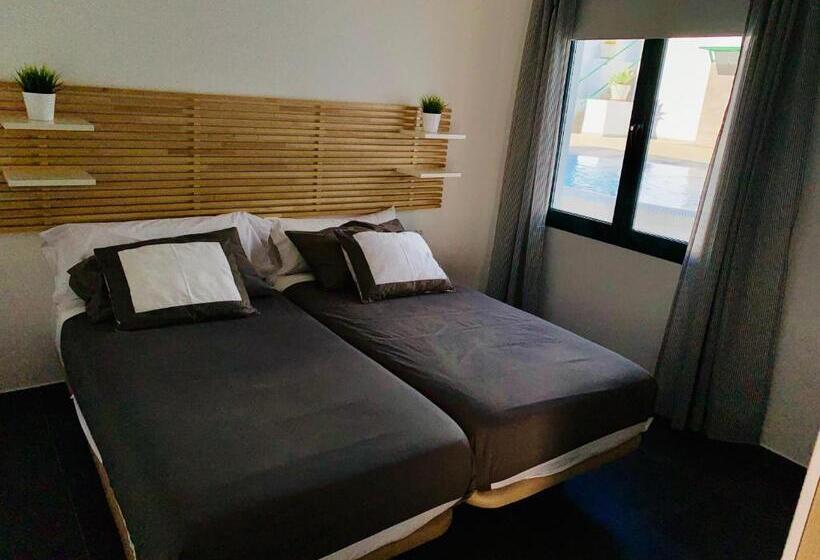 ２ベッドルームアパートメント, Apartamentos Zalabar