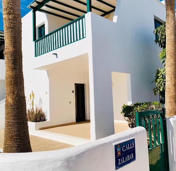 １ベッドルームドゥプレックスアパートメント, Apartamentos Zalabar