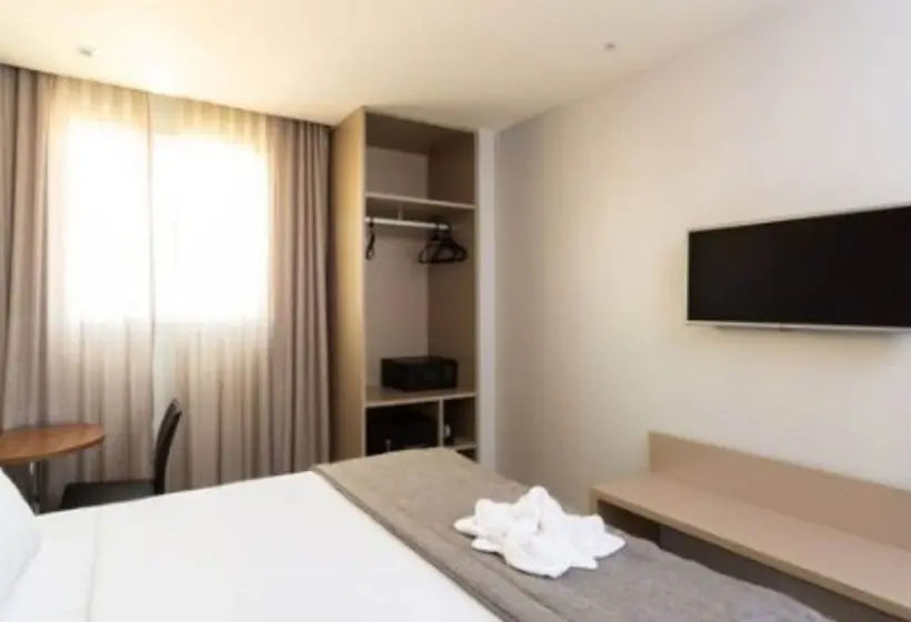 Chambre Standard, Flix