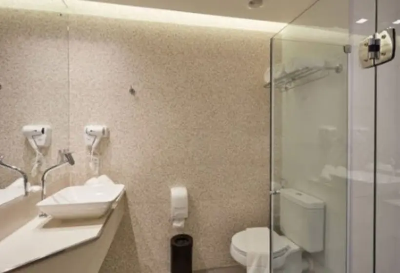Chambre Triple Standard, Flix