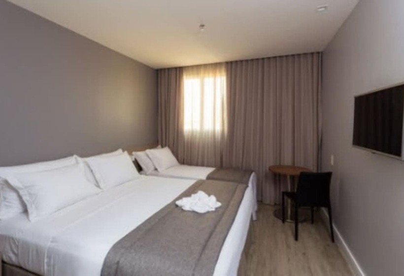 غرفة قياسية ثلاثية, Flix