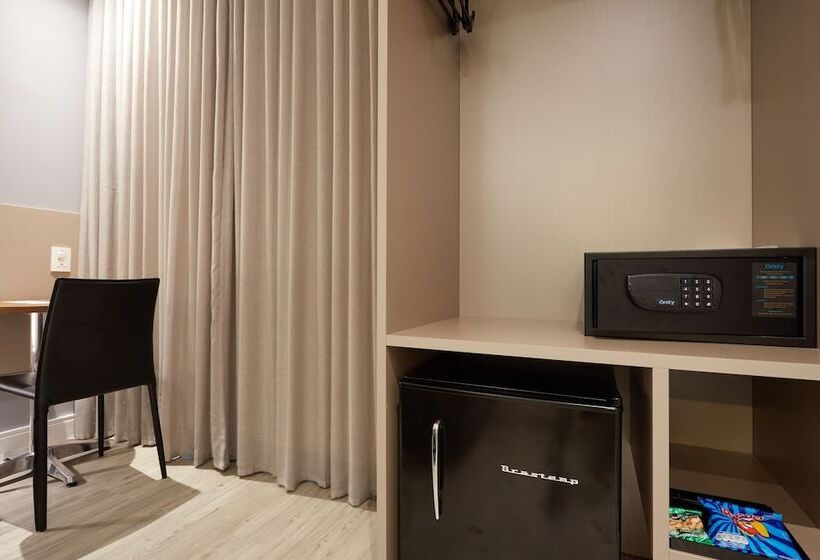 غرفة قياسية ثلاثية, Flix