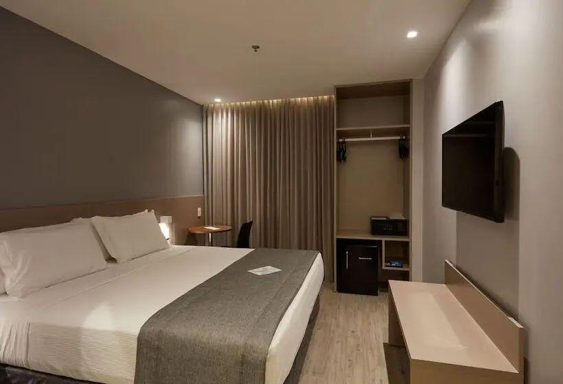 Chambre Supérieure, Flix