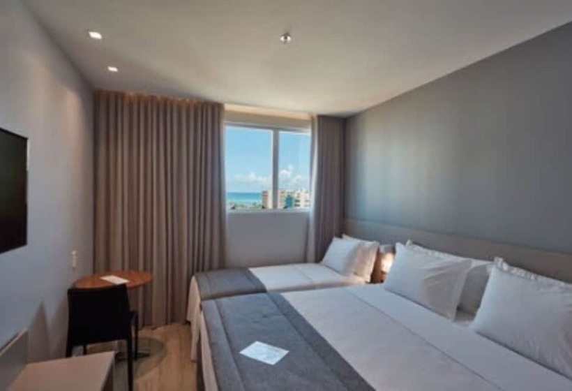 غرفة سوبيريور ثلاثية, Flix