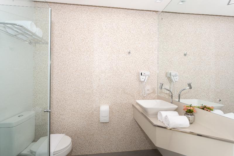 غرفة سوبيريور ثلاثية, Flix