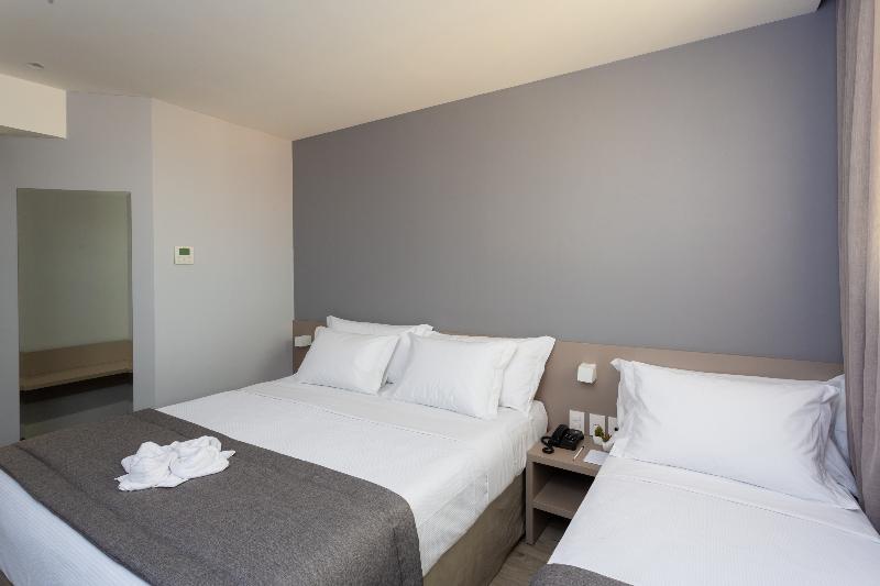 غرفة سوبيريور ثلاثية, Flix