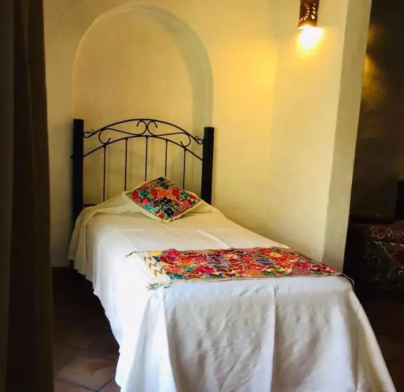 Perhestudio, Posada Los Colorines