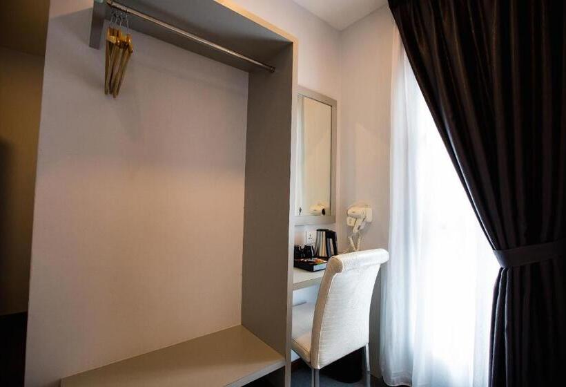 חדר דלוקס, Rs Boutique