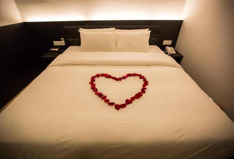 חדר דלוקס, Rs Boutique