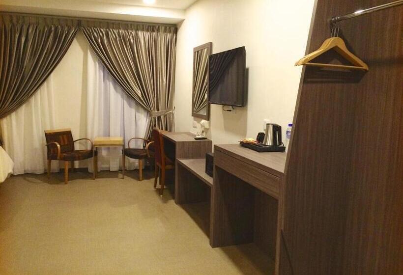 חדר דחוקס עם מיטת קינג, Rs Boutique