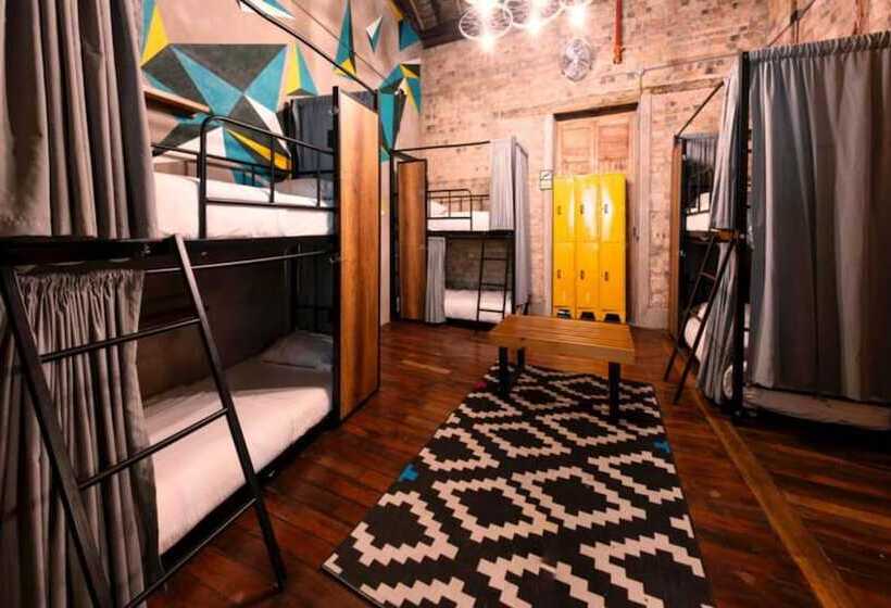 سرير فى غرفة مشتركه, Socialtel Candelaria Bogotá   Formerly Selina La Candelaria Bogotá