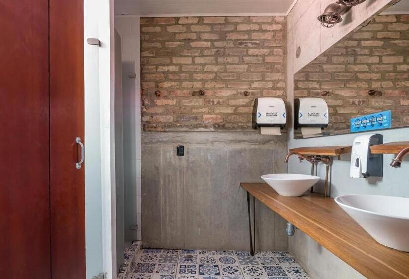 سرير فى غرفة مشتركه, Socialtel Candelaria Bogotá   Formerly Selina La Candelaria Bogotá