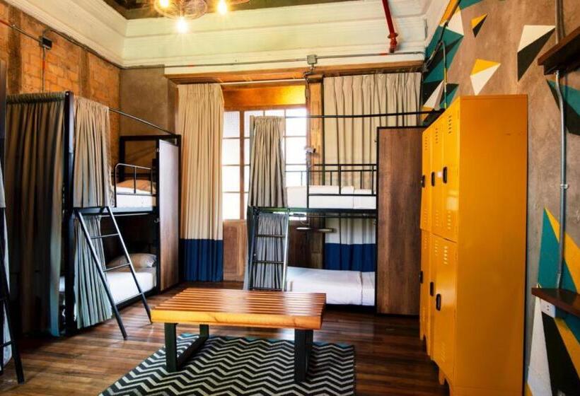 سرير فى غرفة مشتركه, Socialtel Candelaria Bogotá   Formerly Selina La Candelaria Bogotá