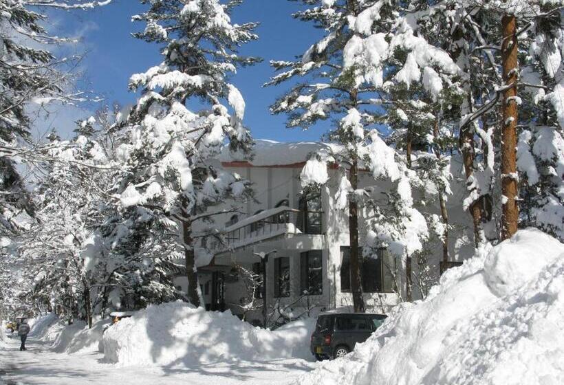 스탠다드 트리플 룸, White Horse