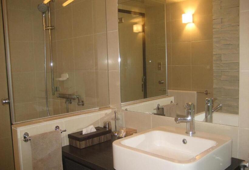 디럭스 스위트, White Horse