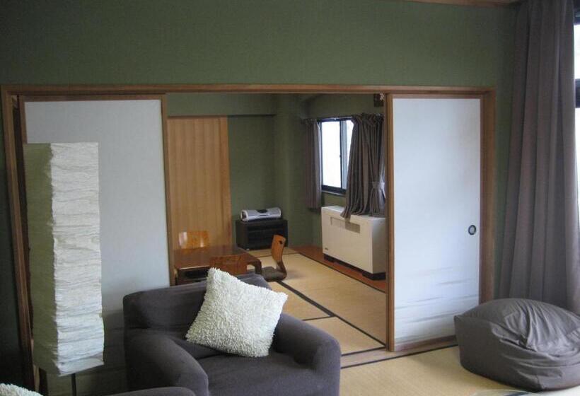 디럭스 스위트, White Horse