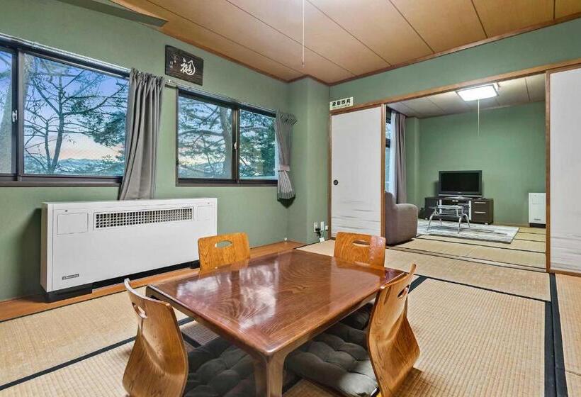 디럭스 스위트, White Horse