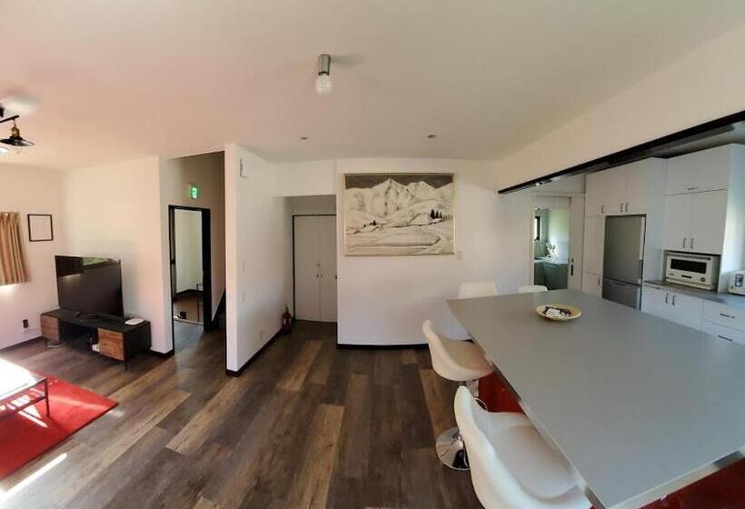 침실 3개 주택, White Horse