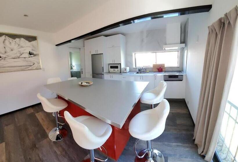 침실 3개 주택, White Horse