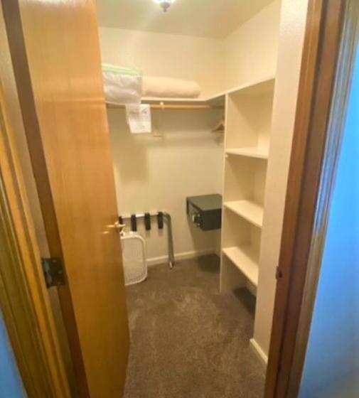 Хижина, The Tahoe Beach & Ski Club Owners Association