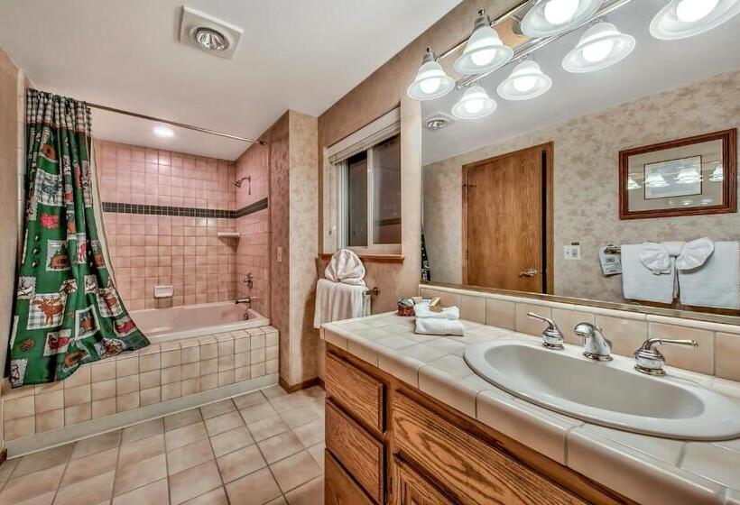 Хижина, The Tahoe Beach & Ski Club Owners Association